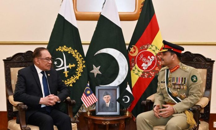Malaysian Prime Minister His Excellency Dato' Seri Anwar Ibrahim Held One On One High-Profile And Most Important Meeting With PAK ARMY CHIEF General Asim Munir In Rawalpindi