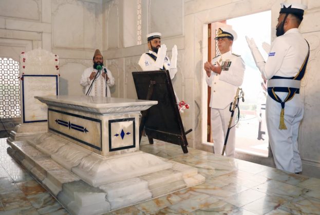 PAK NAVY Assumes Guard Duties at Iqbal’s Mausoleum on 147th Birth Anniversary in Lahore