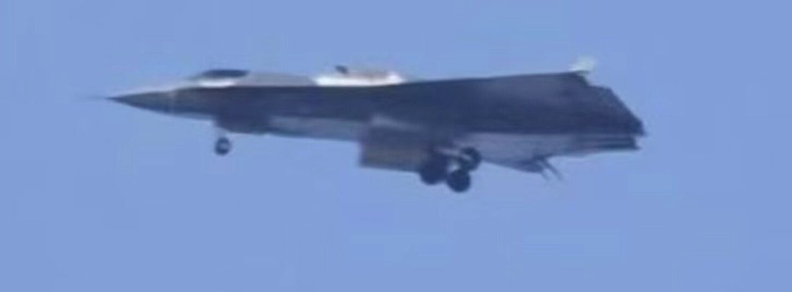 Maiden Flight Of PAKISTAN Iron Brother CHINA’ ‘Tailless’ 6th-Gen Fighter Storms Social Media; Expert Calls It A Whole New Level