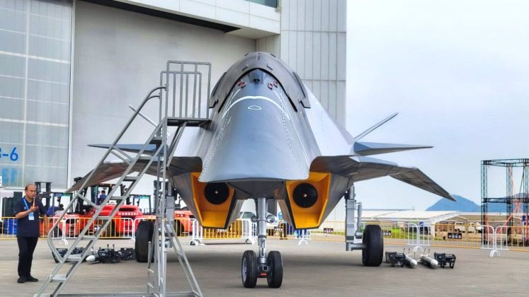 PAKISTAN Iron Brother CHINA Stuns World With 6th Gen Heavy Stealth Tactical Jet’s Sudden Appearance