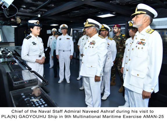 PAK NAVAL CHIEF Admiral Muhammad Naveed Ashraf Visits The CHINESE PLAN GAOYOUHU Stealth Warship