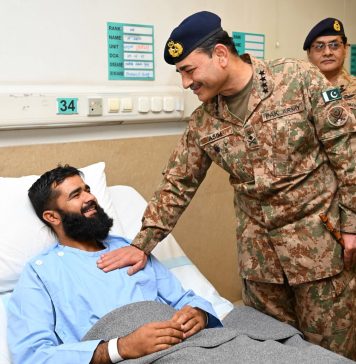 PAK ARMY CHIEF General Hafiz Syed Asim Munir Inquires The Health Of PAK ARMED FORCES And PAK CITIZENS During MARKA-E-HAQ OPERATION BUNYAN-UM-MARSOUS