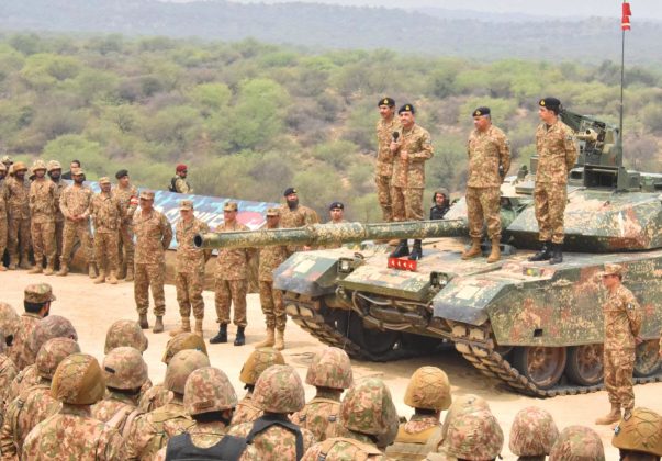 PAK ARMY CHIEF General Hafiz Syed Asim Munir Interacting with Brave PAK ARMED FORCES during HAMMER STRIKE Exercise At TFFR