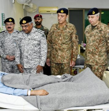 PAK NAVAL CHIEF Admiral Muhammad Naveed Ashraf visits CMH Rawalpindi to inquire about the Health of Injured Bravest Sons of Sacred PAKISTAN