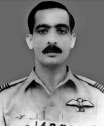 PAF Pays Rich Tribute To The Bravest Son Of Sacred Country PAKISTAN Squadron Leader Sarfaraz Rafiqui Shaheed Hilal-E-Jurrat And Sitara-E-Jurrat On His 90th Birt