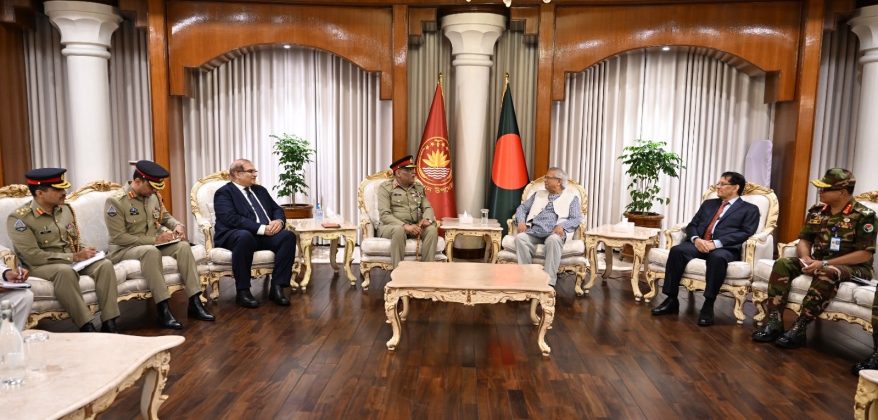 CHAIRMAN JOINT CHIEFS OF STAFF COMMITTEE General Sahir Shamshad Mirza Held One On One High-Profile Meeting With Chief Advisor His Excellency Professor Muhammad Yunus