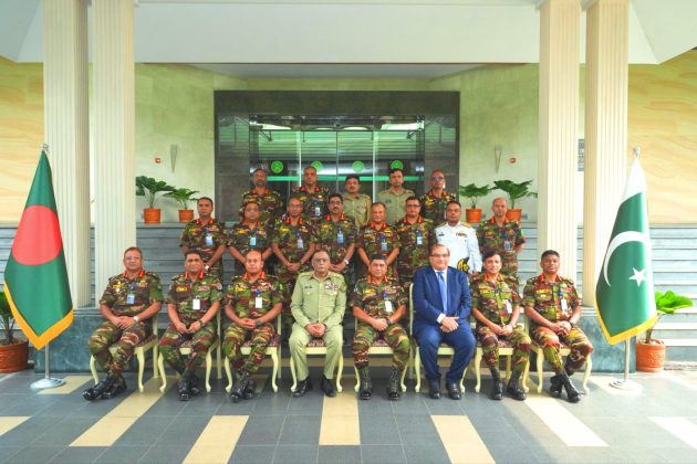 CICSC Gen Sahir Shamshad Mirza Held One On One High-Profile Meeting With PAKISTAN Iron Brother BANGLADESH Army Chief General Waker-Uz-Zaman At BANGLADESH Army HQ In Dhaka