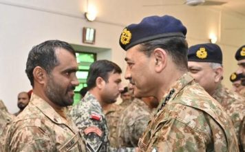 CDF COAS Hafiz Syed Asim Munir And Corps Commander Peshawar Lieutenant General Omer Ahmed Bukhari Proudly Spend The Festivities Of Eid-Ul-Fitr With The Brave TRI-ARMED FORCES Of Sacred PAKISTAN